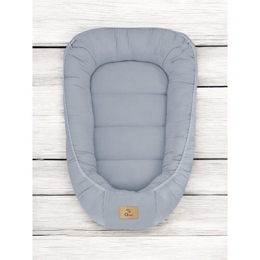 Cosulet bebelus, Qmini, Pentru dormit, Baby Nest 55 x 75 cm, Husa 100% muselina dubla, Material certificat Oeko Tex Standard 100, Jeans