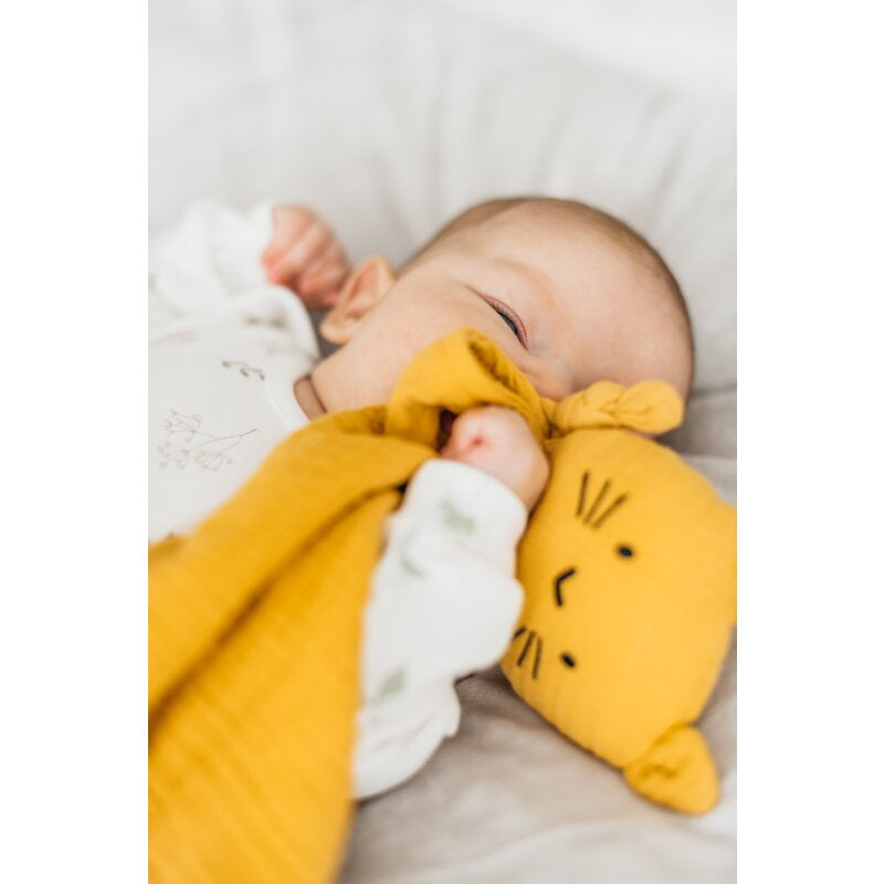 Jucarie textila, New Baby, Baby Cat, Pentru bebelusi, Moale, Din muselina, 100% bumbac,30x30 cm, Mustard