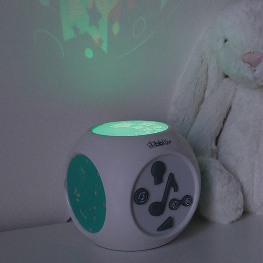 Lampă de veghe muzicală cu proiector bblüv Kübe - Lumină calmantă și melodii relaxante