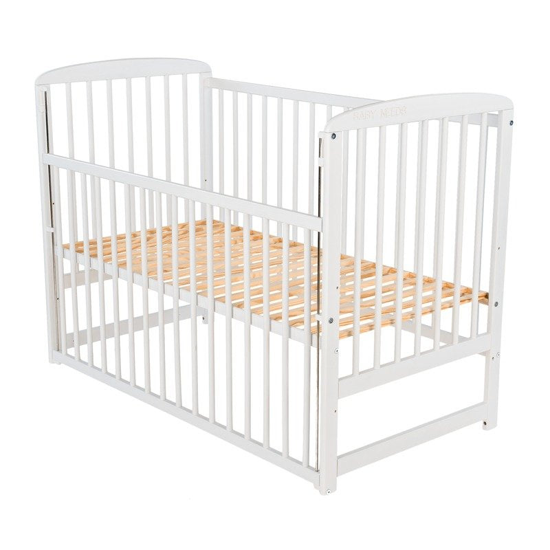 Patut din lemn bebe, 120x60 cm, Cu laterala culisanta, Din lemn de pin, Stabil si rezistent, Inaltime saltea reglabila pe 3 nivele, Laterala cu 3 bete detasabile, EN716-1, EN716-2, Alb, Babyneeds, Ola