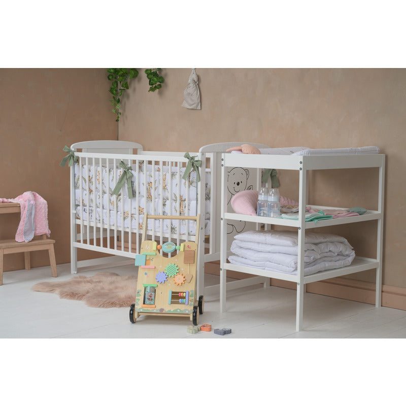 Patut din lemn bebe, 120x60 cm, Din lemn de pin si mdf, Stabil si rezistent, Inaltime saltea reglabila pe 3 nivele, Laterala cu 3 bete detasabile, EN716-1, EN716-2, Alb, Babyneeds, Timmi + Saltea 10 cm