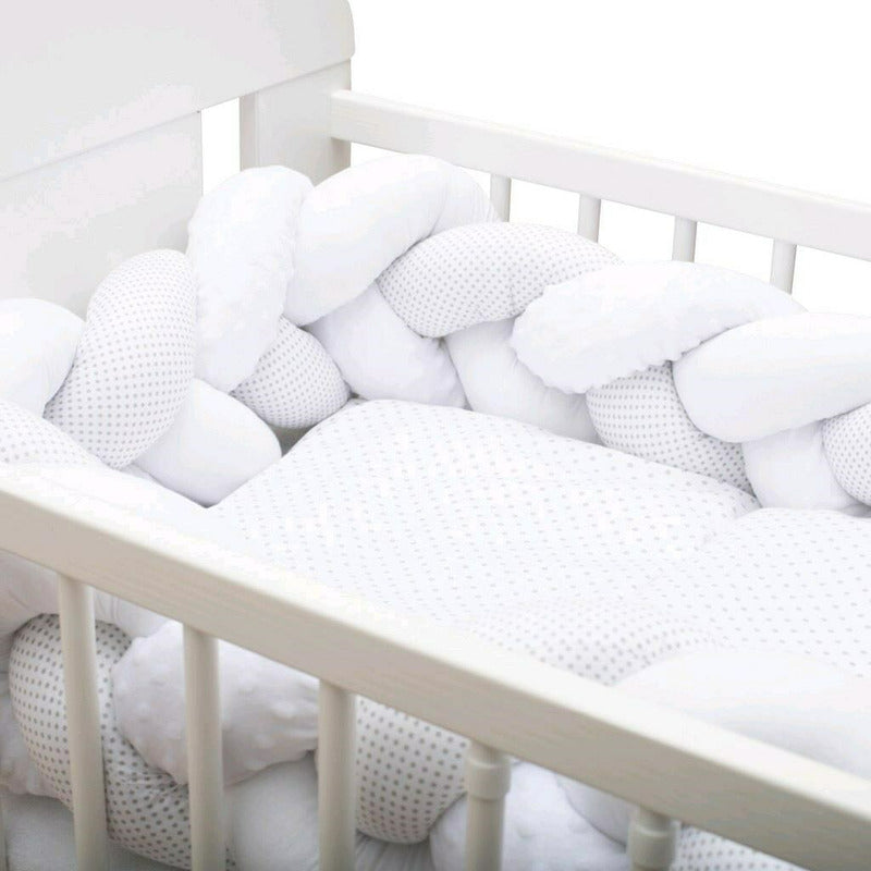Protectie laterala, New Baby, Pentru patut, Tip Bumper impletit, Din bumbac, Din materiale certificate Oeko Tex Standard 100, Lungime 225 cm, Minky/Dot grey