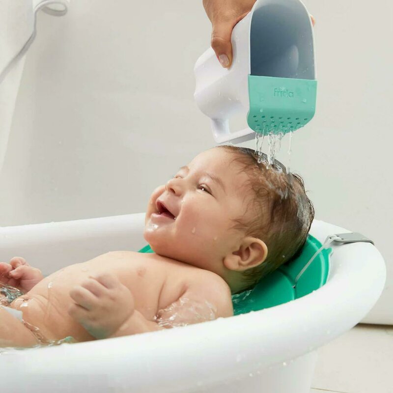 Recipient de clatire, Fridababy, Control The Flow Rinser, 2 moduri de turnare, Protectie ochi si urechi, Maner ergonomic, Compatibila cu masina de spalat vase, Alb
