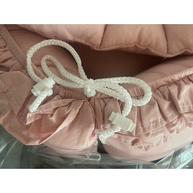 Set 4 in 1 Cosulet bebelus, MimiNu, Baby Cocoon 75x55 cm, Cu volanase, Husa bumbac, Din bumbac certificat Oeko Tex Standard 100, Cu paturica cu volanase 50x70 cm, Cu salteluta, Cu perna fluture, Colectia Royal, Beige