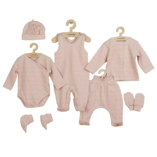 Set 7 piese, New Baby, Include body cu maneca lunga, bluza, pantalonasi cu botosei, salopeta fara maneci, caciulita, manusi, botosei, Marime 56, Din bumbac 100%, I am Pink