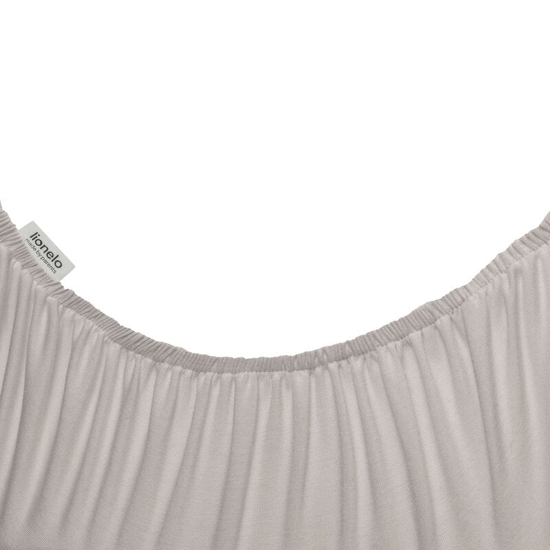 Set cearceafuri cu elastic, Lionelo, 70x28 cm, Pentru landouri si patutul co-sleeper Malin, Pentru saltele de max. 10 cm inaltime, Din bambus, Usor de spalat, 30 grade, Fara calcare, Ecologic, Alb Bej