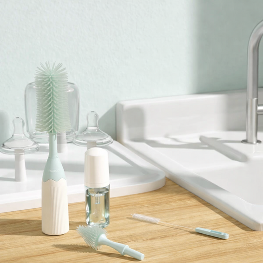 Set Curățare Biberoane Momcozy cu Spumă 360° Push-Press Green - Igienă Perfectă