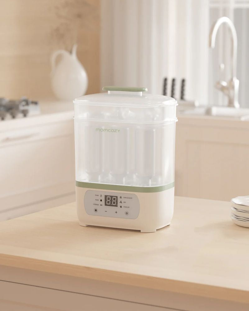 Sterilizator Biberon 8in1 Momcozy Abur si Uscare Aer Cald 8 Biberoane Afisaj LED