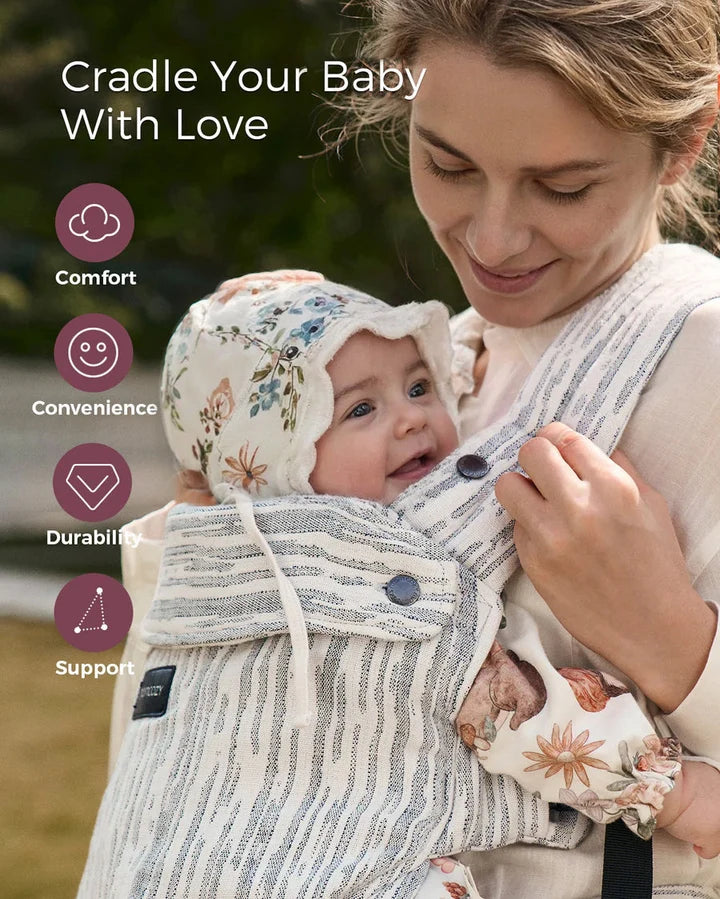 Părinte purtând bebelușul în marsupiul Momcozy GentleTouch