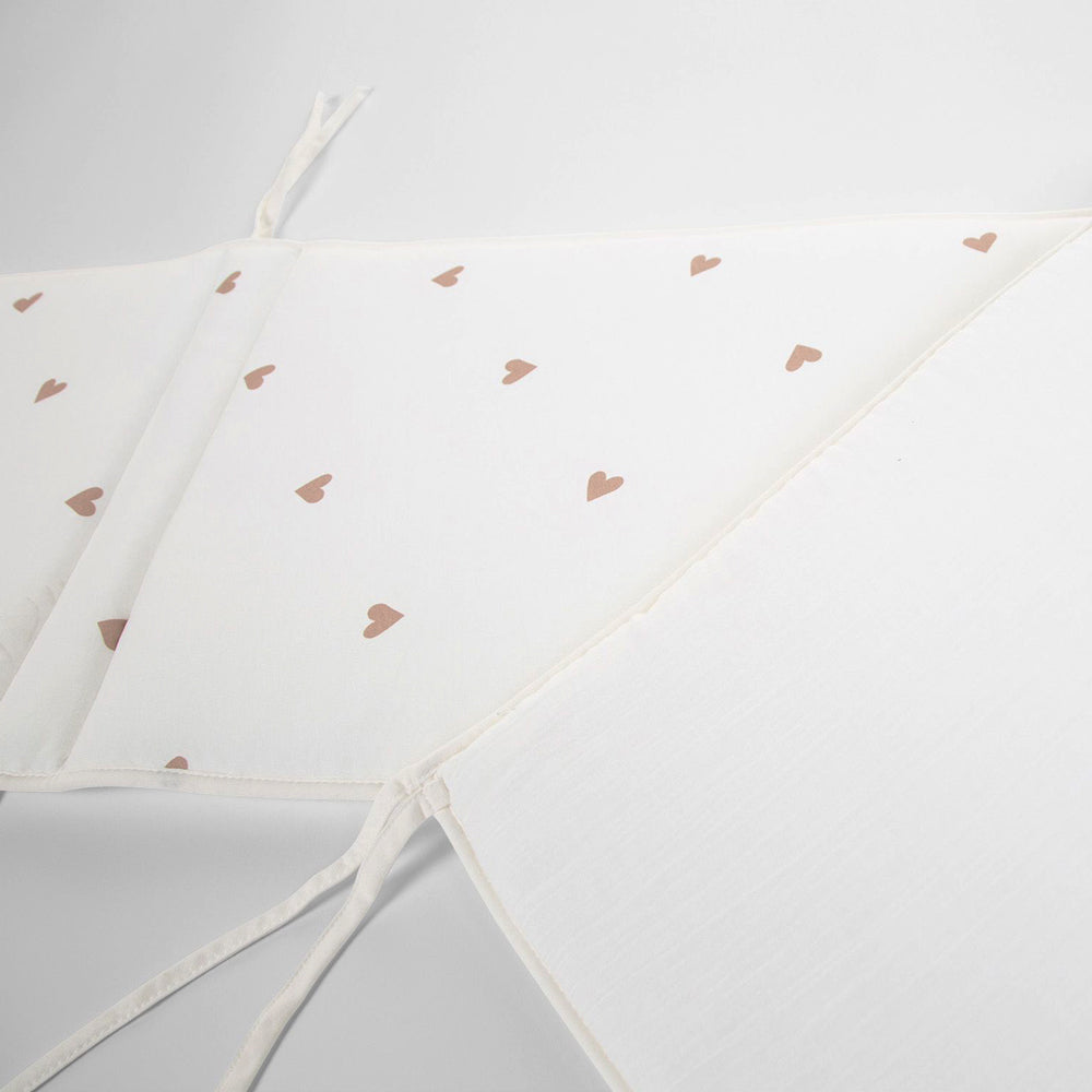 Protectie patut Childhome Jerse Muselina 35x170 cm, Inimioare