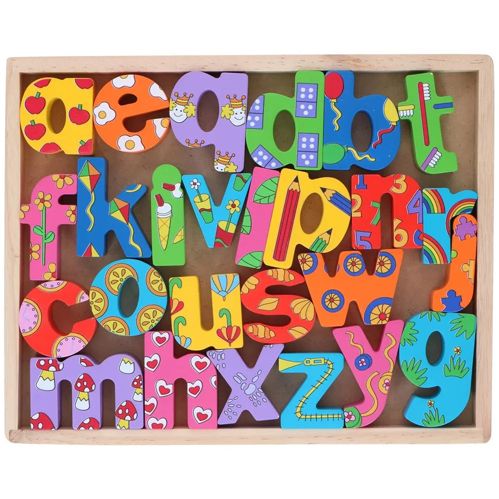Set 26 litere din lemn Marionette cu desene