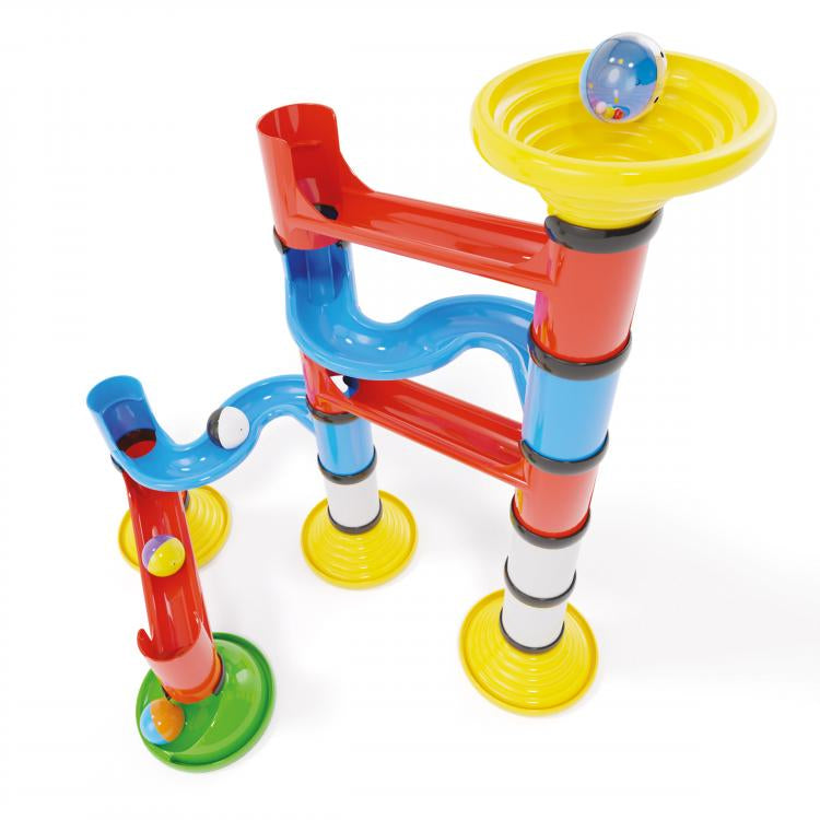 Pista cu bile Quercetti Migoga Junior Marble Run – detaliu cu bila și pâlnia de pornire