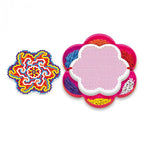 Joc mozaic Quercetti Fantacolor Mandala Daisy – tablă în formă de floare și mozaic separat