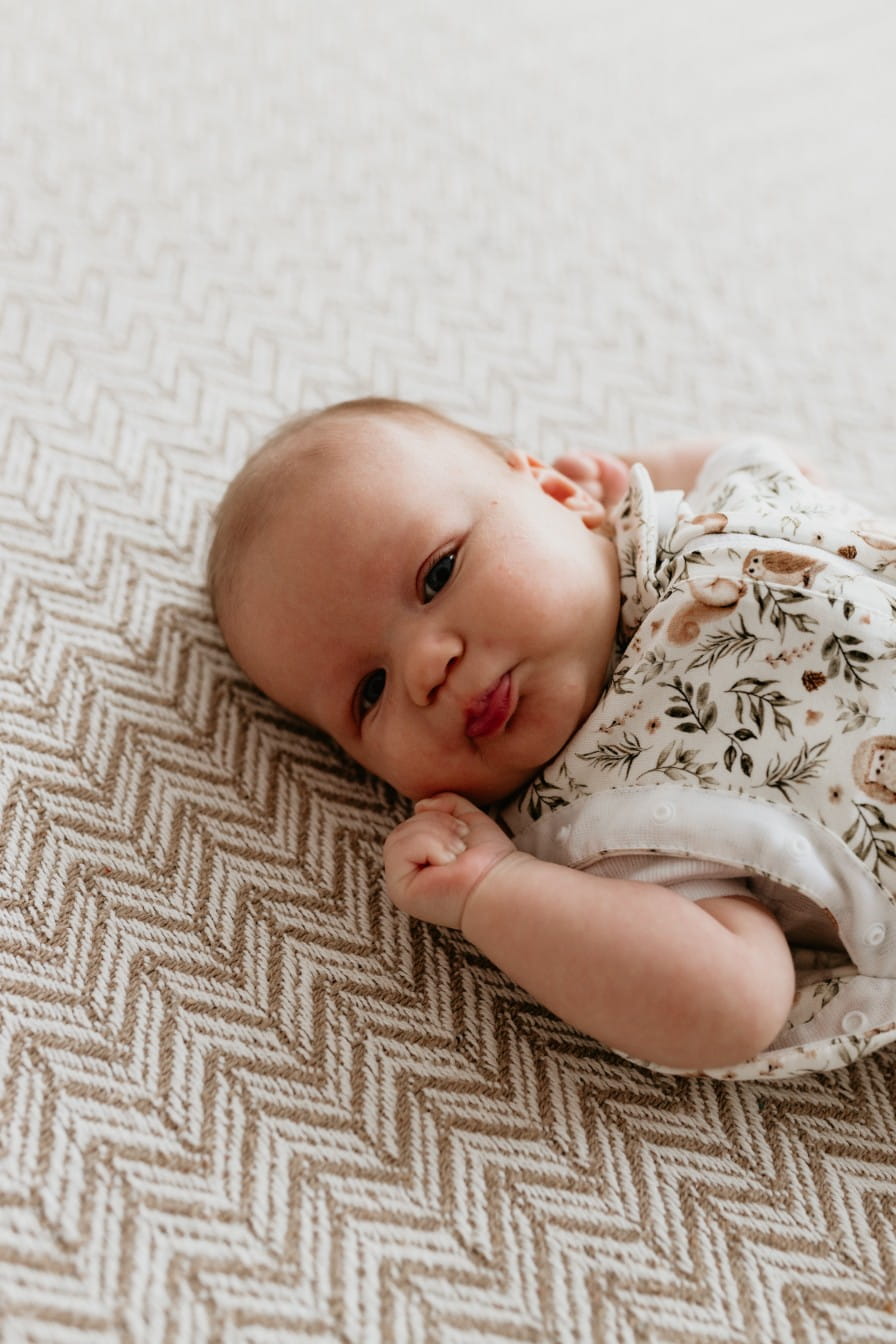 Saculet Swaddle infasat Bumbac + Caciulita Sleepee