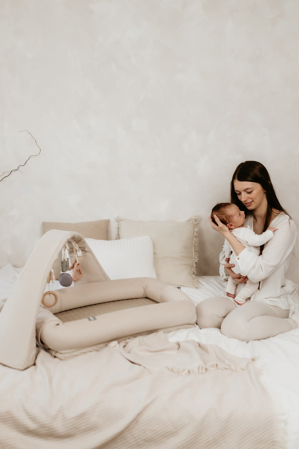 Baby Nest modular Sleepee cu arcada de jucarii