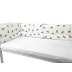 Apărătoare pătuț Qmini Teddy Toys 180x30 cm – detaliu produs