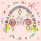 Arcadă cu jucării Baby Mix Cloud – arcadă pe fundal decorativ