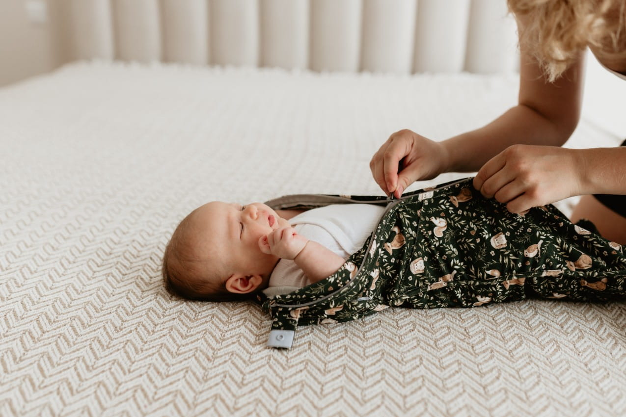 Saculet Swaddle infasat Bumbac + Caciulita Sleepee