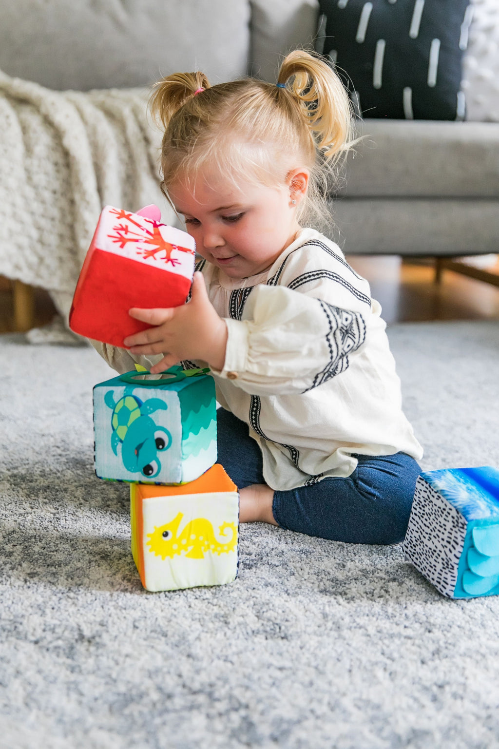 Cuburi moi Baby Einstein Explore & Discover, 4 piese – imagine de prezentare 9