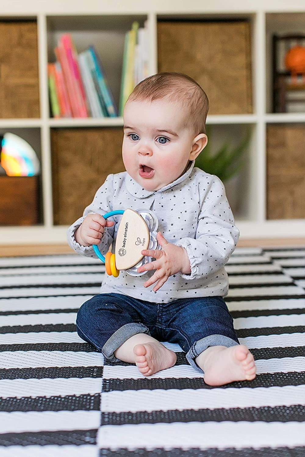 Mini tamburină din lemn Baby Einstein – imagine de prezentare 3