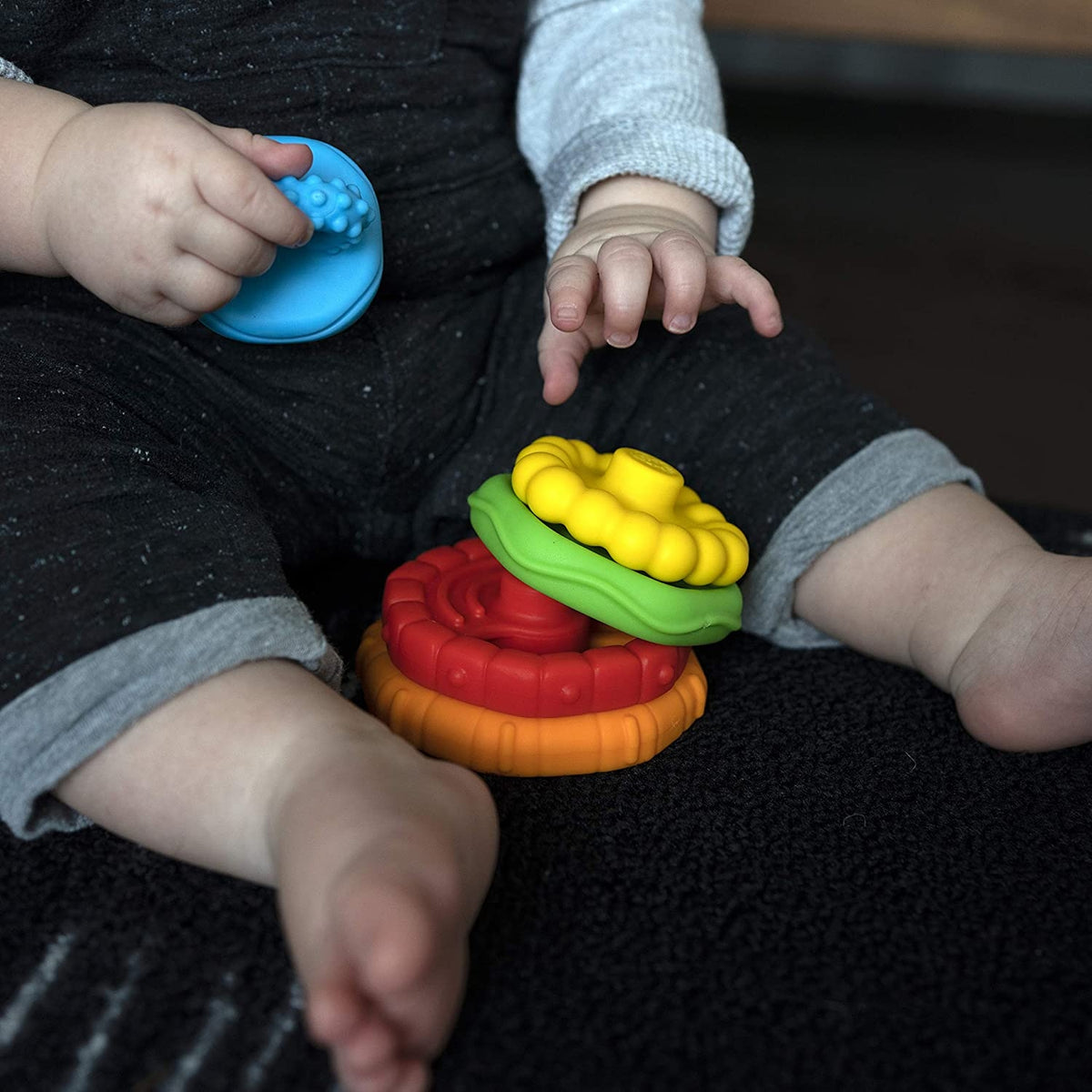 Jucărie de dentiție Baby Einstein Stacking Teether – imagine de prezentare 4