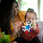 Jucărie senzorială Baby Einstein Curiosity Clutch – imagine de prezentare 4