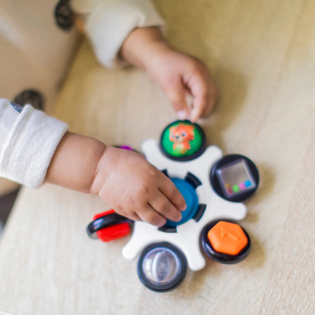 Jucărie senzorială Baby Einstein Curiosity Clutch – imagine de prezentare 9