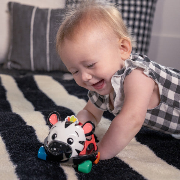 Mașinuță zornăitoare Baby Einstein Zen Oball – imagine de prezentare 9