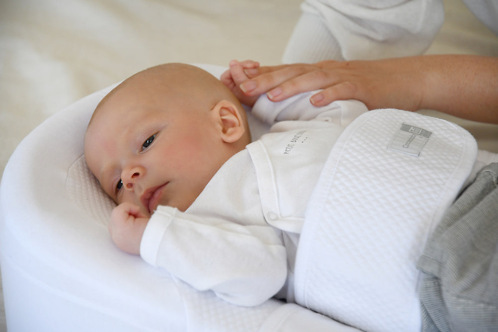 Baby Nest Ergonomic Red Castle Cocoonababy 10° – Flori de Bumbac | Anti-Colici & Anti-Reflux