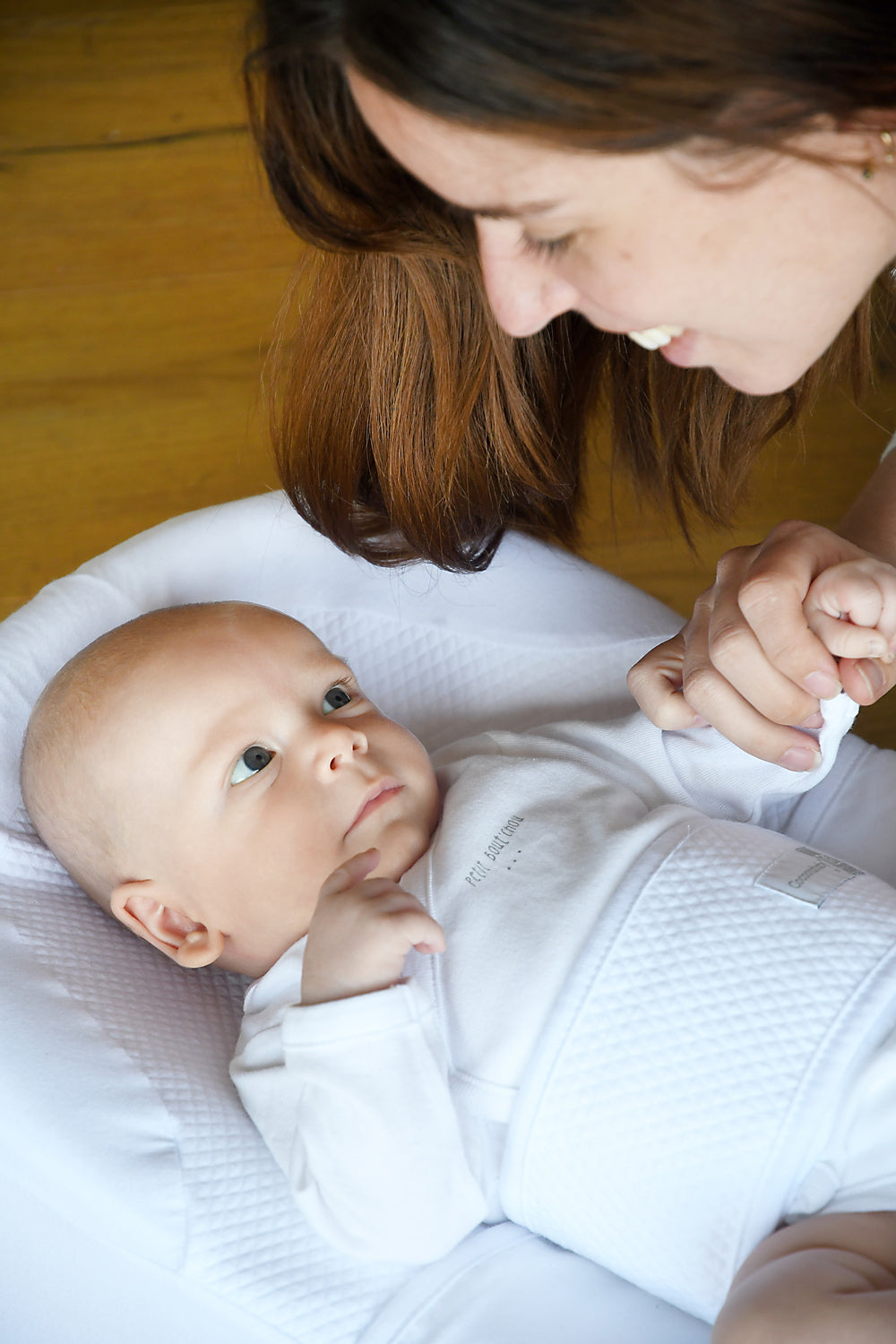 Baby Nest Ergonomic Red Castle Cocoonababy 10° – Flori de Bumbac | Anti-Colici & Anti-Reflux