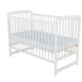 Pătuț BabyNeeds Ola 120x60 cm alb – vedere de ansamblu cu lateralele montate