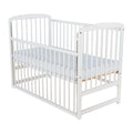 Pătuț BabyNeeds Ola 120x60 cm alb – laterala culisantă coborâtă