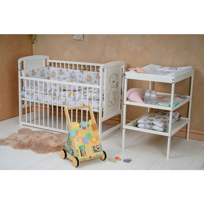 Pătuț BabyNeeds Timmi 120x60 cm alb – pătuț cu textile, lângă masa de înfășat