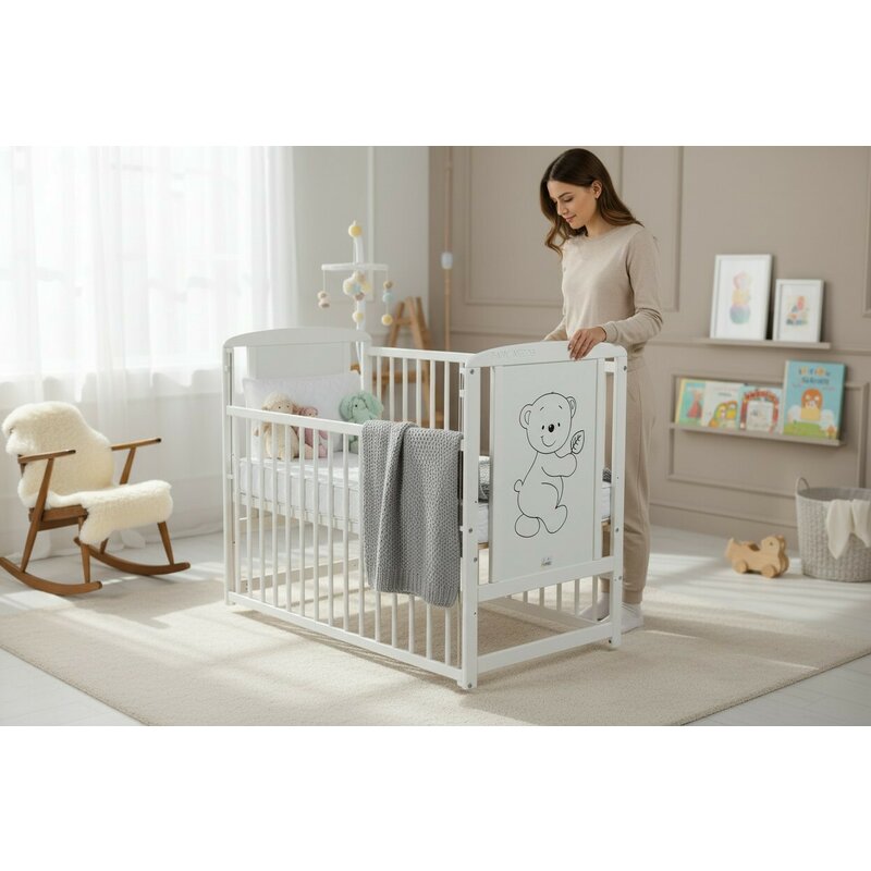 Patut din lemn bebe, 120x60 cm, Cu laterala culisanta, Din lemn de pin si mdf, Stabil si rezistent, Inaltime saltea reglabila pe 3 nivele, Laterala cu 3 bete detasabile, EN716-1, EN716-2, Alb, Babyneeds, Timmi + Saltea 8 cm