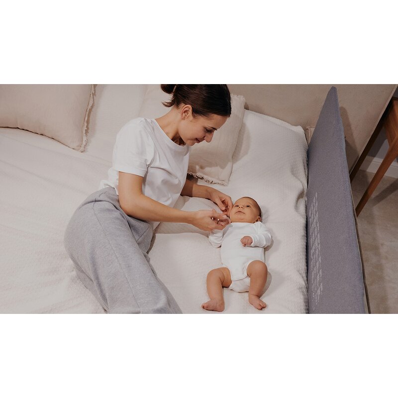 Bariera de protectie pentru pat, Lionelo, Lora XL, Pliabila, Sistem de blocare StandSafe, Geanta de transport inclusa, 150x46 cm, Conform cu BS 7972:2001+A1:2009, Gri