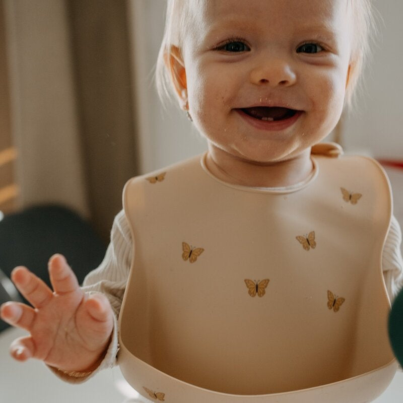 Baveta moale, Petite&Mars, Take&Match, Reglabila, Cu buzunar colector, Silicon, Fara BPA, 6 luni+, Sweet Pea, Verde