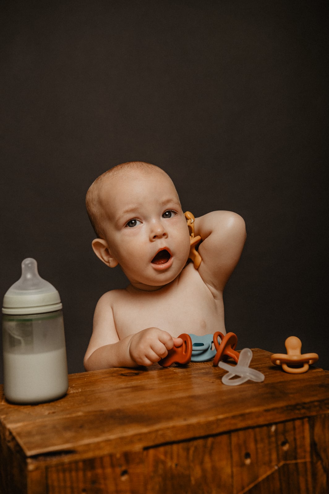 Biberon anticolici din silicon Suavinex Colour Essence 240 ml cu tetina SX Pro