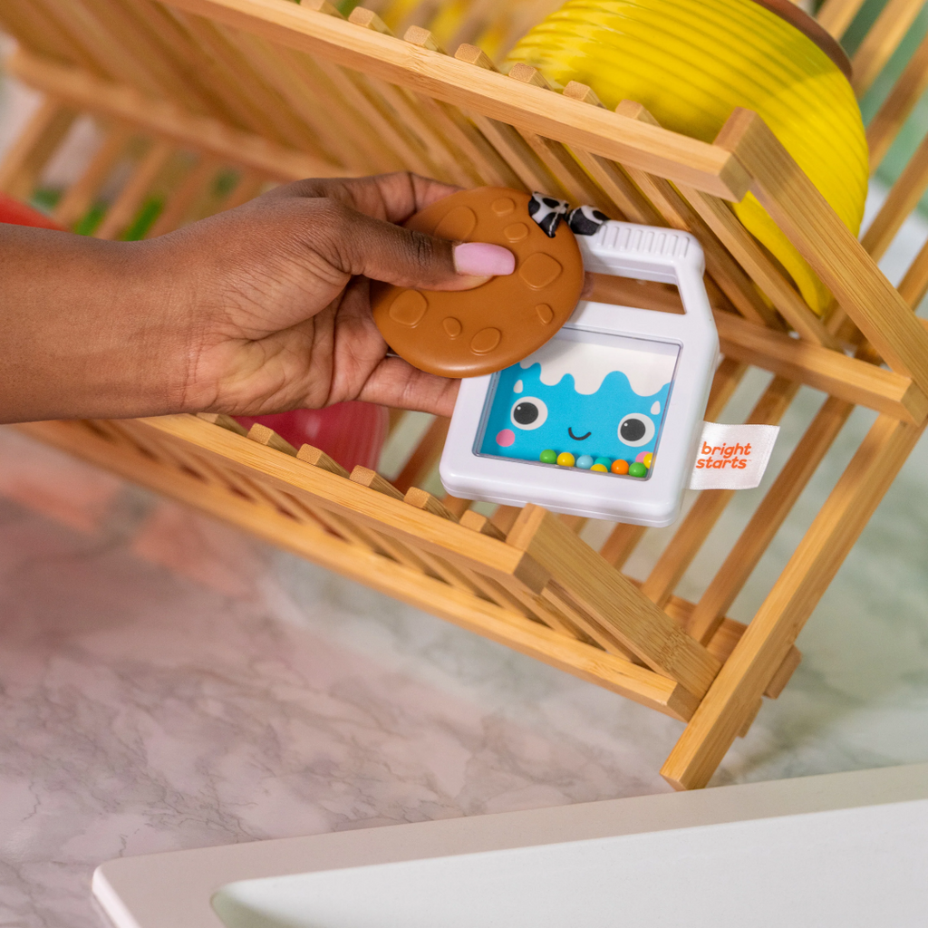 Bright Starts Jucarie de dentitie 2 in 1 cu zornaitoare Cookie and Teethe