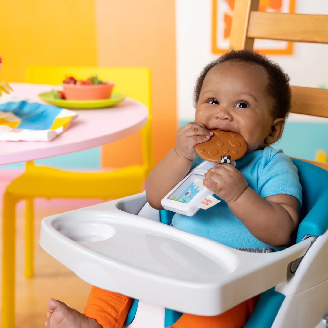 Bright Starts Jucarie de dentitie 2 in 1 cu zornaitoare Cookie and Teethe