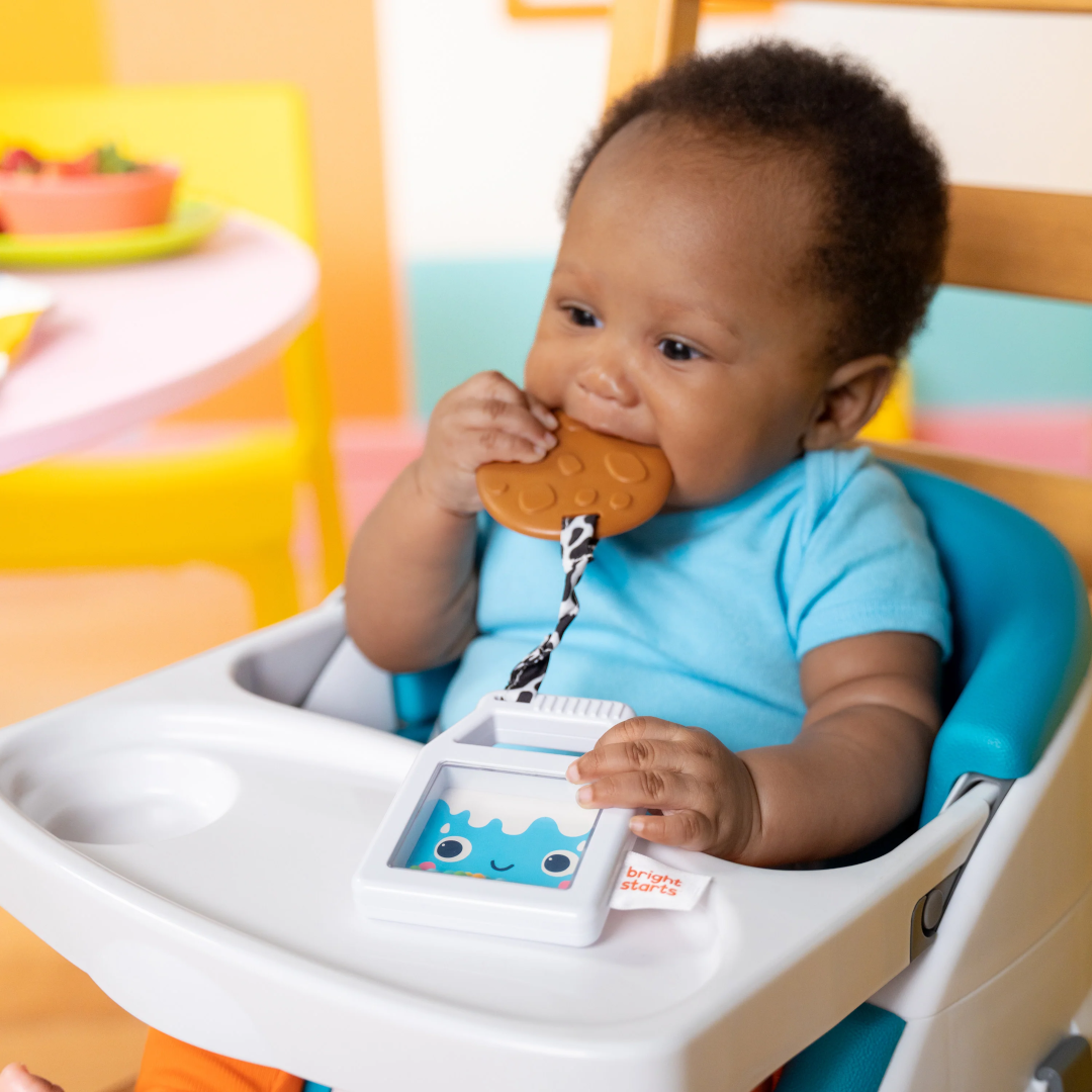 Bright Starts Jucarie de dentitie 2 in 1 cu zornaitoare Cookie and Teethe
