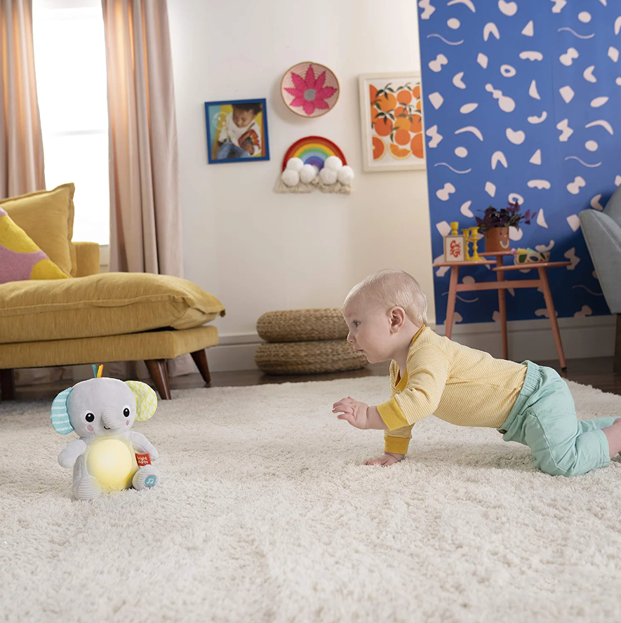 Bright Starts Jucarie interactiva Hug a Bye Baby Elephant