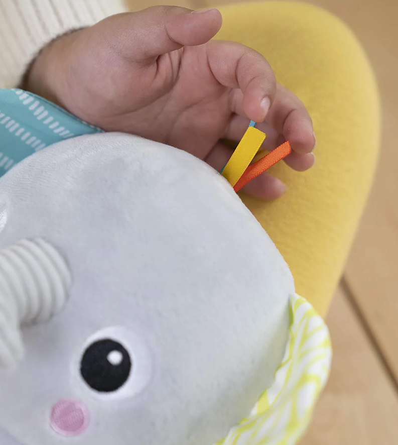 Bright Starts Jucarie interactiva Hug a Bye Baby Elephant