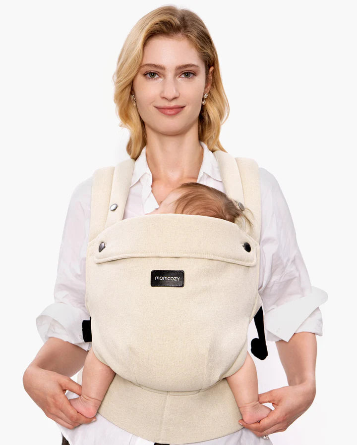 Marsupiu Momcozy PureHug purtat în față de părinte