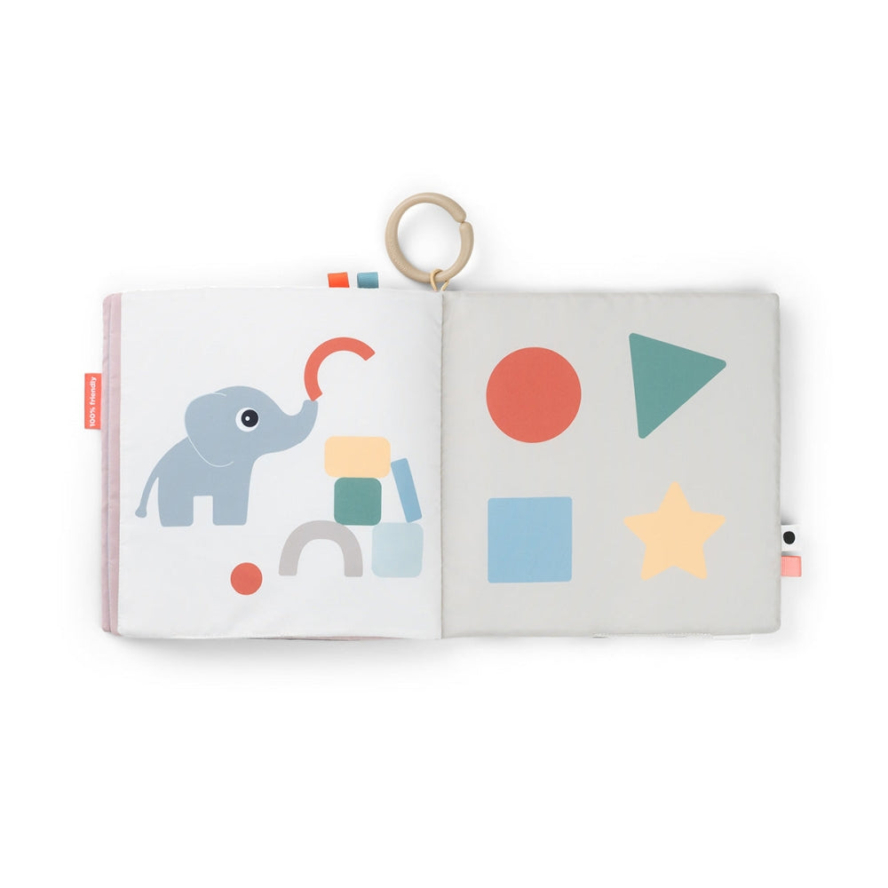 Bebelus in tummy time cu cartea moale Deer Friends