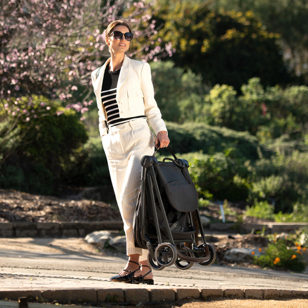 Pachet carucior 3 in 1 Nuna Ixxa cu scoica Pipa urbn