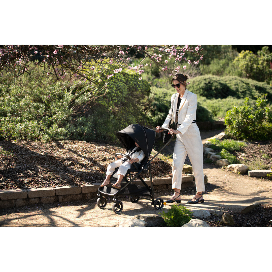 Pachet carucior 3 in 1 Nuna Ixxa cu scoica Pipa urbn