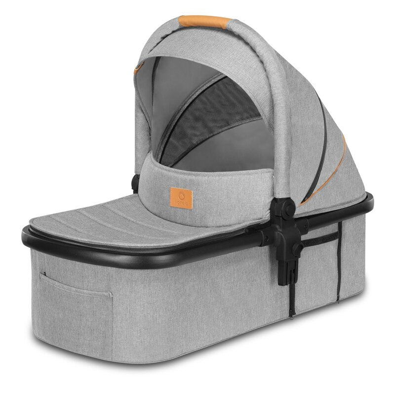 Carucior 3 in 1 Lionelo Amber, Cadru din aluminiu, Landou confortabil, Scaun auto testat ADAC, Accesorii incluse, Geanta parinti, pana la 22 kg, Certificat EN1888, Gri Deschis