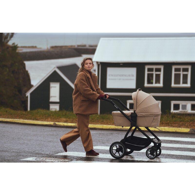 Carucior 3 in 1, Lionelo, Meril, Cu landou de dimensiune XL, Reversibil, Cu scoica auto testata ADAC, Cu accesorii, Pana la 22 kg, Conform cu EN1888-1 EN1888-2, EN1466, Gri