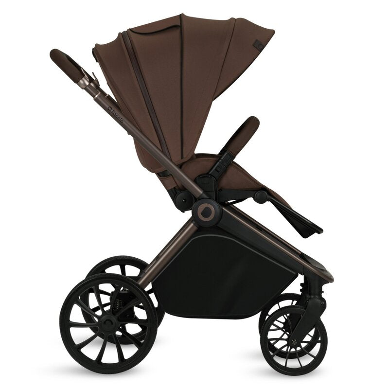 Carucior 3 in 1, Lionelo, Mika Plus, Cadru din aluminiu, Cu landou intarit si salteluta moale, Cu scoica auto testata ADAC, Reversibil, Cu sistem de ventilatie 3D, Cu accesorii, Pana la 22 kg, EN1888-1 EN1888-2 EN1466 ECE R129, Mocha Mousse