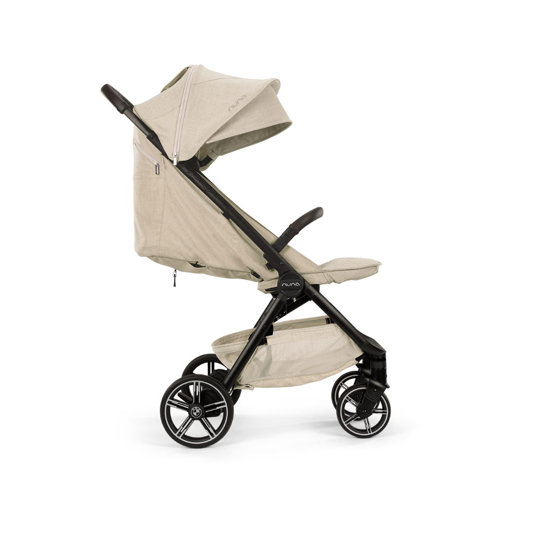 Nuna x BMW - Carucior ultracompact cu pliere automata TRVL lx, bej Mica